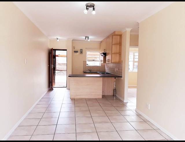 2 BEDROOM TOWNHOUSE RENTED IN WALMER HEIGHTS